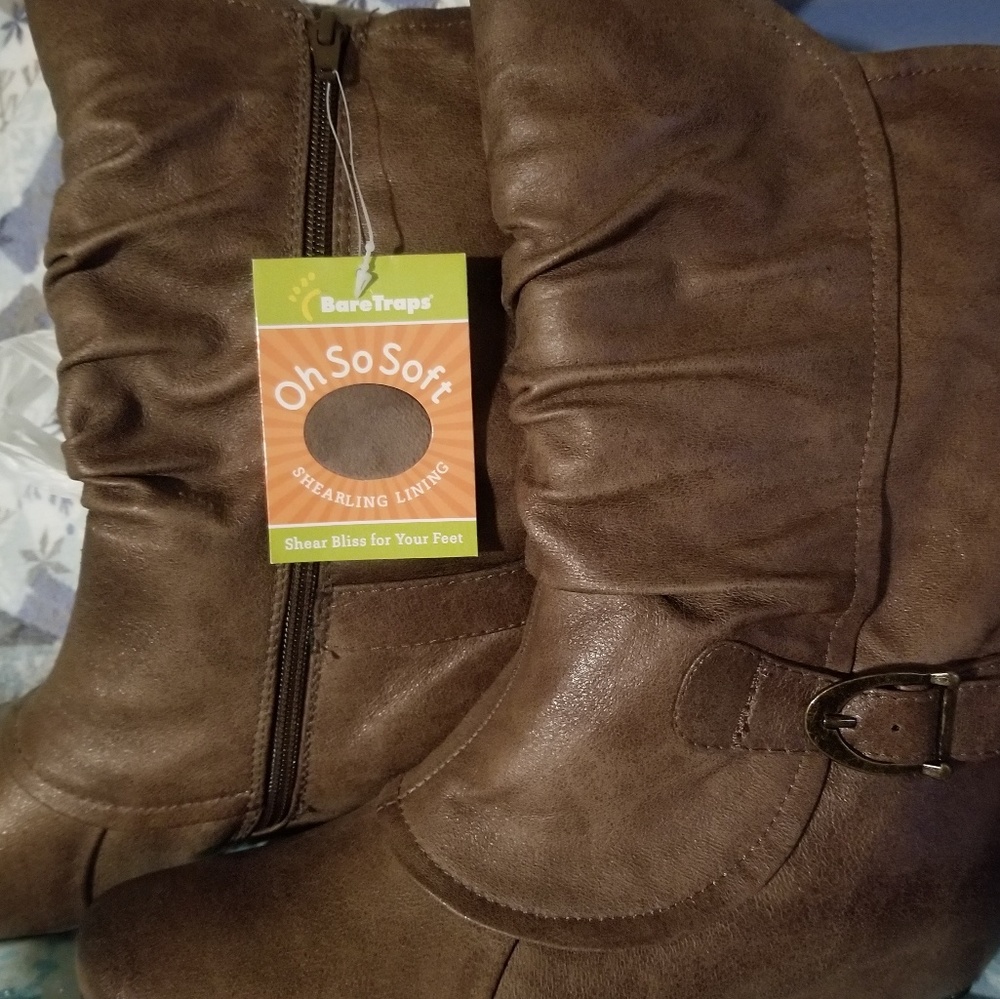 Size 8 1/2 Bate Trap Boots